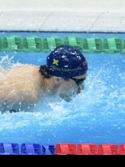 バタフライでレースに臨む葛西 颯玖さん